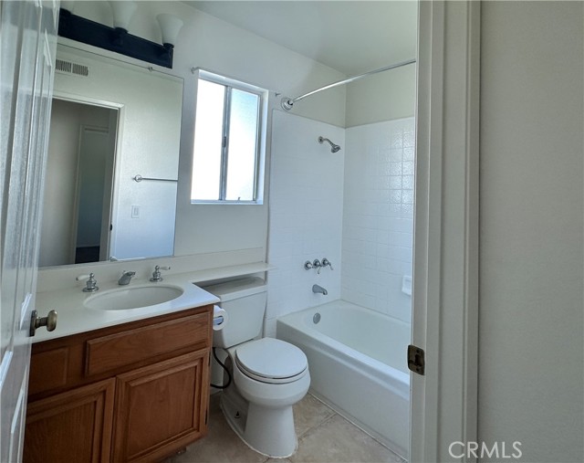 Detail Gallery Image 17 of 22 For 28096 Tamarind, Mission Viejo,  CA 92692 - 4 Beds | 2/1 Baths