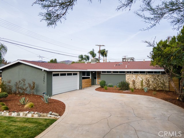 Detail Gallery Image 2 of 46 For 16451 San Jose St, Granada Hills,  CA 91344 - 3 Beds | 2 Baths