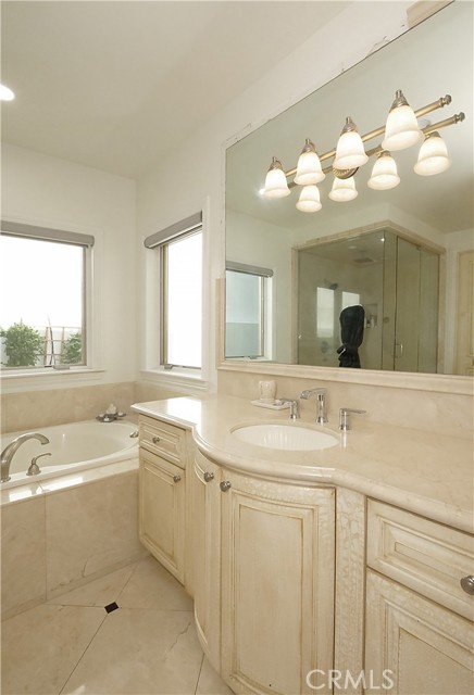 1026 Duncan Avenue, Manhattan Beach CA: https://media.crmls.org/medias/0317f527-8b50-4ebf-87e6-8273387c3317.jpg