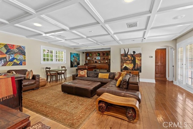 Detail Gallery Image 11 of 35 For 1138 Coldwater Canyon Dr, Beverly Hills,  CA 90210 - 5 Beds | 5 Baths