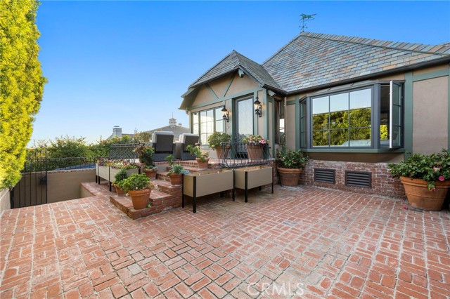 Detail Gallery Image 24 of 34 For 486 Holly St, Laguna Beach,  CA 92651 - 4 Beds | 4 Baths