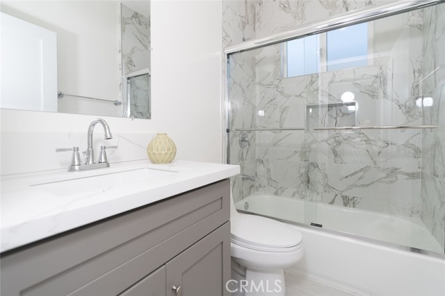 Detail Gallery Image 13 of 24 For 2231 S Longwood Ave, Los Angeles,  CA 90016 - – Beds | – Baths