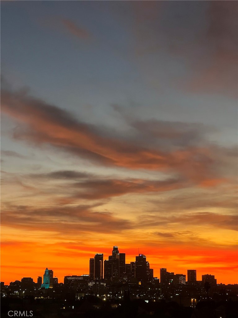 https://media.crmls.org/medias/031963c5-5eea-4e7f-b640-77a1c392d2d4.jpg?preset=X-Large