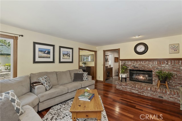 Detail Gallery Image 5 of 54 For 27513 St Bernard Ln, Lake Arrowhead,  CA 92352 - 5 Beds | 3 Baths