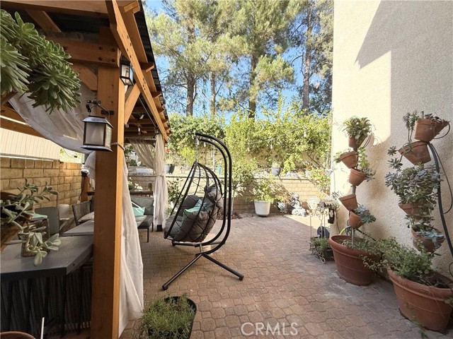 Detail Gallery Image 7 of 11 For 23229 Beachcomber Ln, Valencia,  CA 91355 - 4 Beds | 2/1 Baths