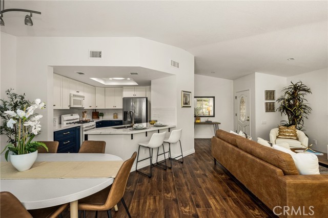 Image 17 of 63 For 28871 Oakview