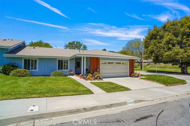 Detail Gallery Image 1 of 21 For 26335 Long Oak Dr, Newhall,  CA 91321 - 3 Beds | 2 Baths