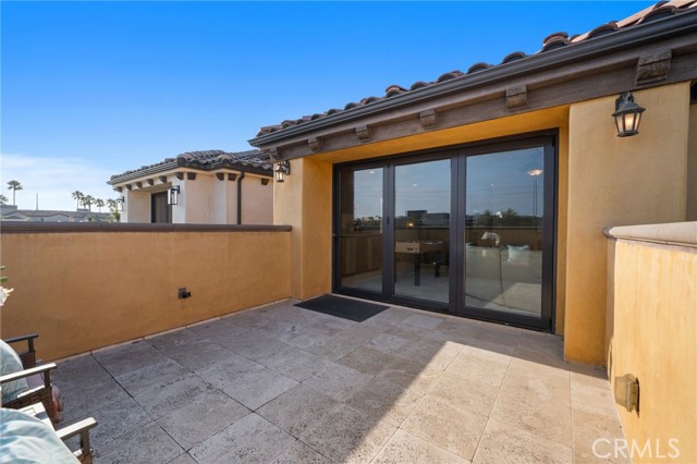 212 Baltimore Avenue, Huntington Beach CA: https://media.crmls.org/medias/031d00d5-4c11-48e5-b7ef-faec558f1139.jpg