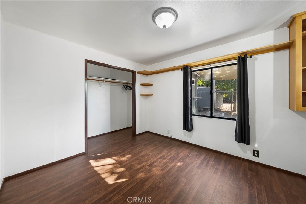 https://media.crmls.org/medias/031d24e0-1e1d-428f-82b0-257fa8aa0260.jpg?preset=X-Large
