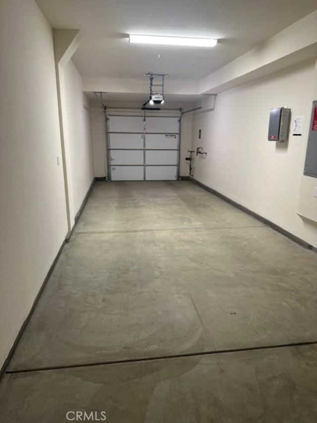 https://media.crmls.org/medias/031d3cc7-b7fd-4fb7-a3a0-63e7921d2977.jpg?preset=X-Large