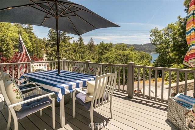 Detail Gallery Image 5 of 44 For 27888 West Shore Rd, Lake Arrowhead,  CA 92352 - 3 Beds | 2 Baths