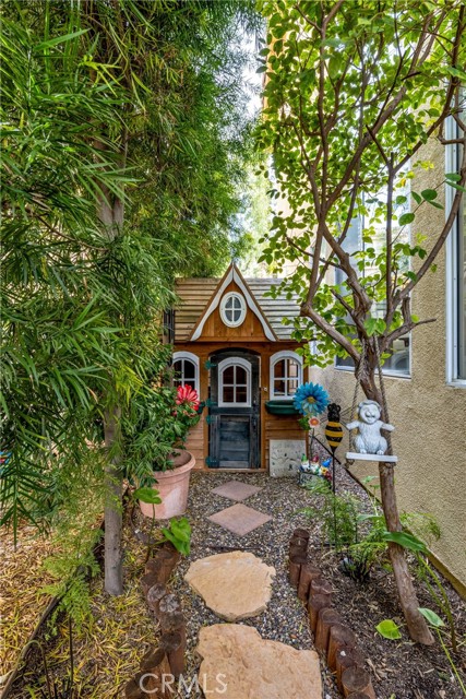 Image 36 of 52 For 32 Arrivo Drive