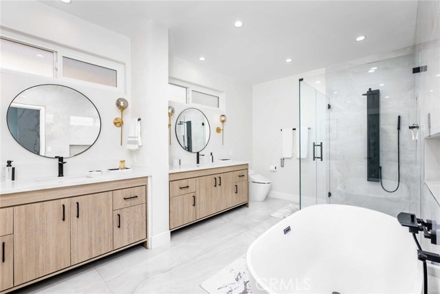 5923 Etiwanda Avenue, Tarzana CA: https://media.crmls.org/medias/031e5987-6ea9-4c76-99d8-0500689e9475.jpg