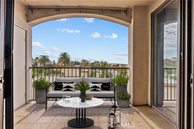 Detail Gallery Image 2 of 22 For 555 Maine Ave #320, Long Beach,  CA 90802 - 2 Beds | 2 Baths