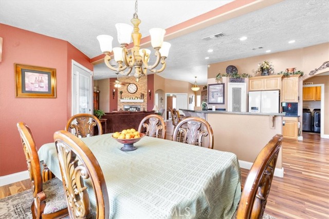 19287 Allegheny Road, Apple Valley CA: https://media.crmls.org/medias/031eb79d-d0df-49c1-a224-e99324dc51cd.jpg