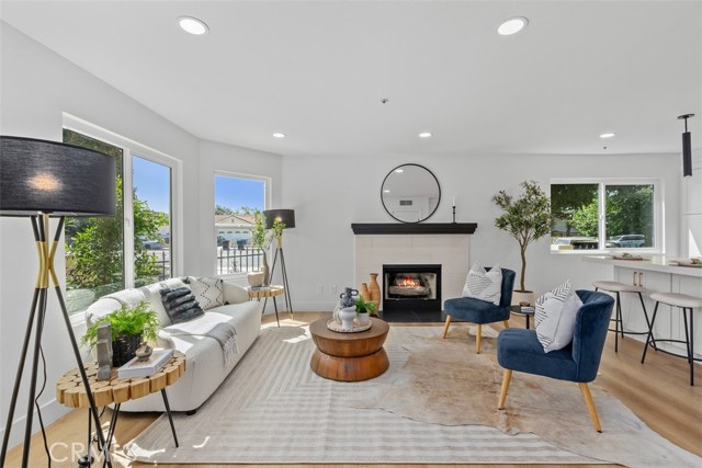 Detail Gallery Image 8 of 27 For 333 E Phillips Bld, Pomona,  CA 91766 - 3 Beds | 2/1 Baths