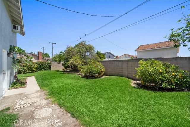 16660 Spruce Circle, Fountain Valley CA: https://media.crmls.org/medias/031f7bba-c872-4764-995d-da779e42c507.jpg