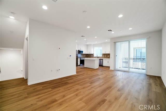 Detail Gallery Image 3 of 33 For 2430 Agave St #4,  Anaheim,  CA 92806 - 2 Beds | 2/1 Baths