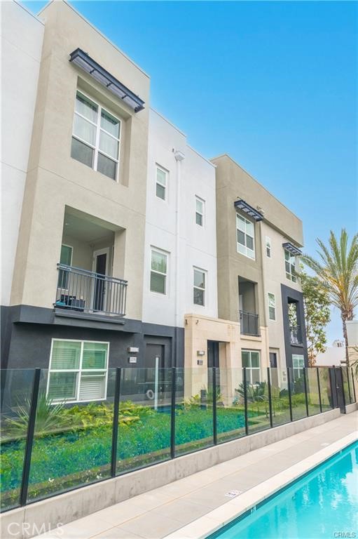 2276 Synergy, Irvine CA: https://media.crmls.org/medias/03219872-ae1d-44e4-a75c-e211d1f0f8e8.jpg