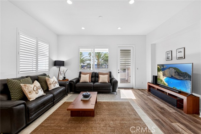 Detail Gallery Image 10 of 34 For 1884 S Westside, Anaheim,  CA 92805 - 4 Beds | 3/1 Baths