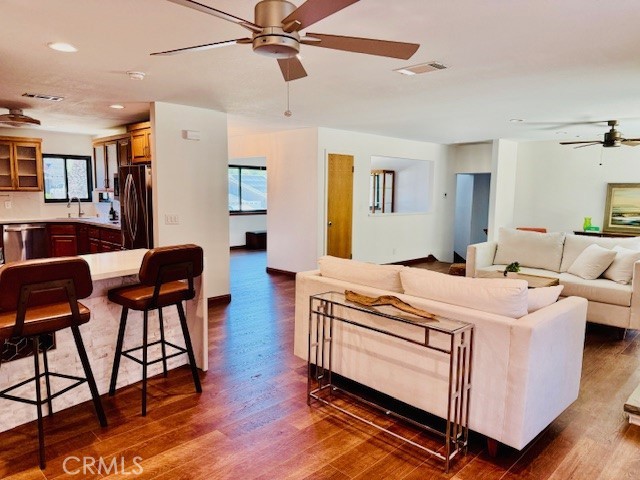 Detail Gallery Image 14 of 37 For 29721 Sloop Dr, Canyon Lake,  CA 92587 - 3 Beds | 2 Baths