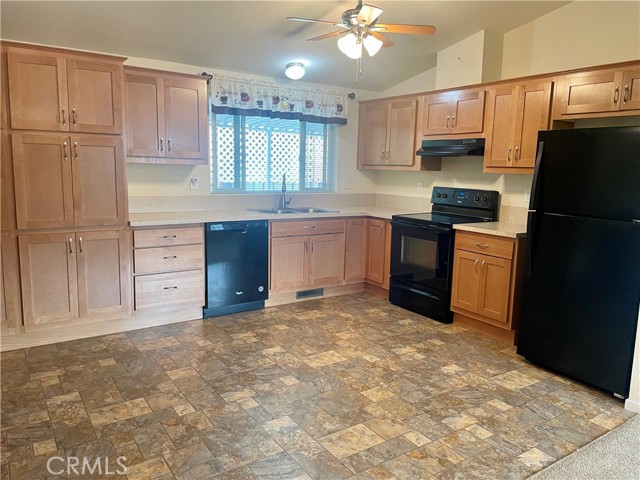 Detail Gallery Image 7 of 27 For 1595 Manzanita Ave #17,  Chico,  CA 95973 - 2 Beds | 2 Baths