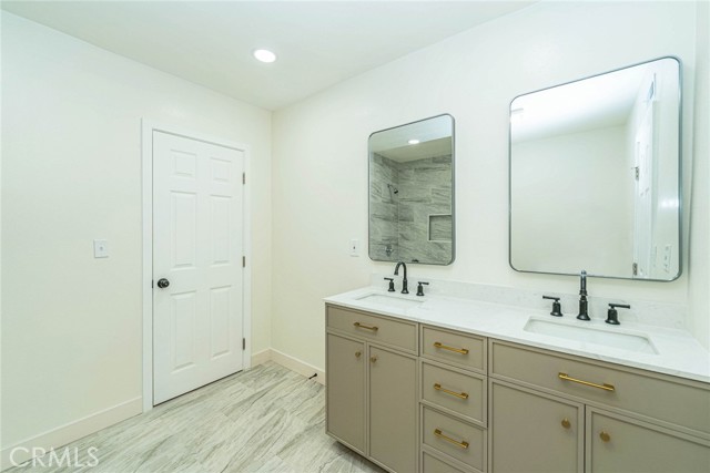 Detail Gallery Image 7 of 31 For 3510 Slayton St, Hawthorne,  CA 90250 - 5 Beds | 5 Baths