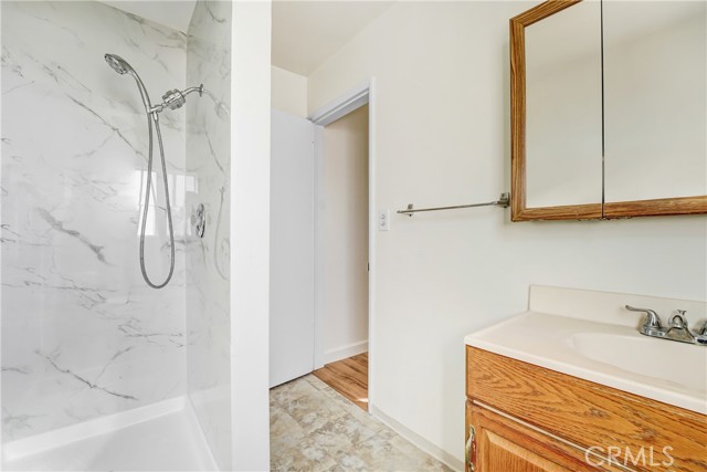 Detail Gallery Image 13 of 26 For 5830 Fayette, Los Angeles,  CA 90042 - 3 Beds | 2 Baths