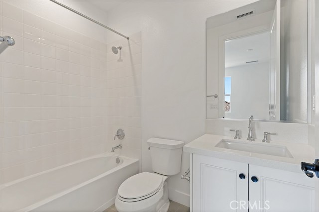 Detail Gallery Image 34 of 41 For 24175 N Camino Cascada, Valencia,  CA 91354 - 5 Beds | 5/1 Baths