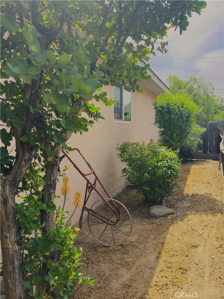 https://media.crmls.org/medias/032385a1-b88c-43aa-9dc0-52d42be5f921.jpg?preset=X-Large