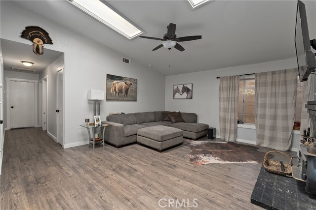 Detail Gallery Image 33 of 48 For 465 Waterford Dr, Chico,  CA 95973 - 5 Beds | 3 Baths