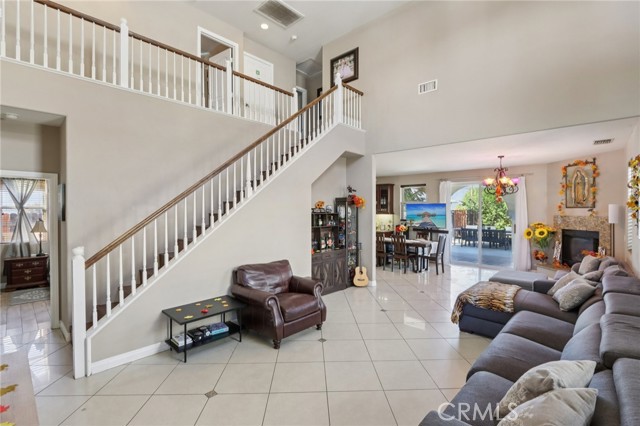 Detail Gallery Image 7 of 43 For 207 Campus Way, Lake Elsinore,  CA 92530 - 4 Beds | 3 Baths