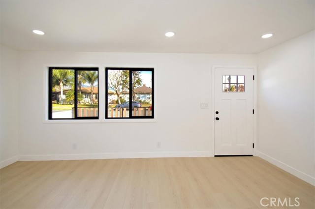 Detail Gallery Image 12 of 26 For 411 N Catalina St, Burbank,  CA 91505 - 2 Beds | 1 Baths