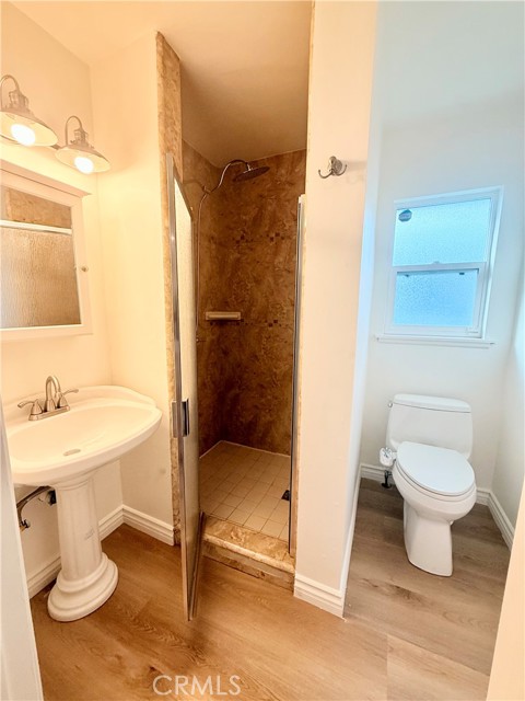 Detail Gallery Image 19 of 26 For 6424 Penfield Ave, Woodland Hills,  CA 91367 - 3 Beds | 2 Baths