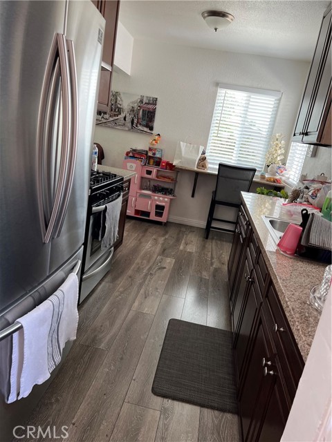 Detail Gallery Image 3 of 34 For 722 S Sycamore, Rialto,  CA 92376 - 3 Beds | 2 Baths