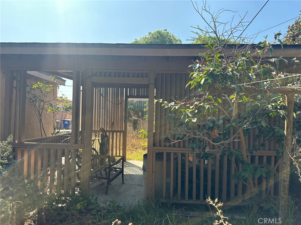 https://media.crmls.org/medias/032798ab-4438-4162-bde6-3fb8b72549a5.jpg?preset=X-Large