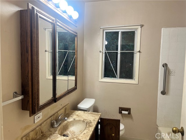 4227 Neosho Avenue, Los Angeles CA: https://media.crmls.org/medias/0327f1dd-2144-4172-a2e5-0329e9e99694.jpg