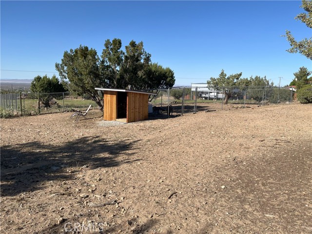 Detail Gallery Image 33 of 38 For 984 Pinon Rd, Pinon Hills,  CA 92372 - 3 Beds | 2/1 Baths
