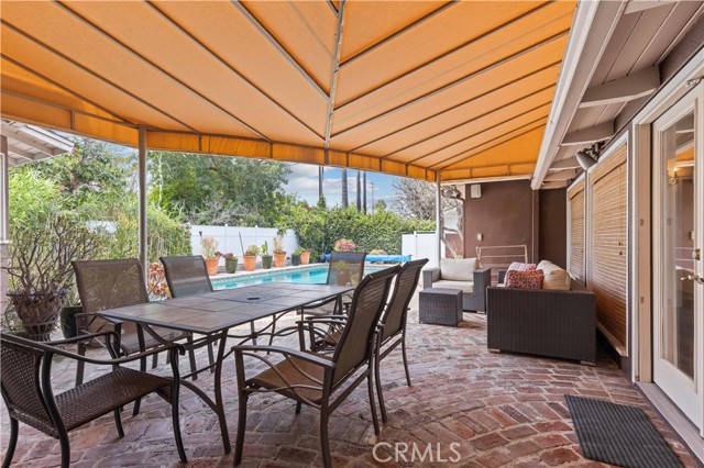 13405 Tiara Street, Valley Glen CA: https://media.crmls.org/medias/032872bb-0d81-4fee-8636-b1ff37b36741.jpg