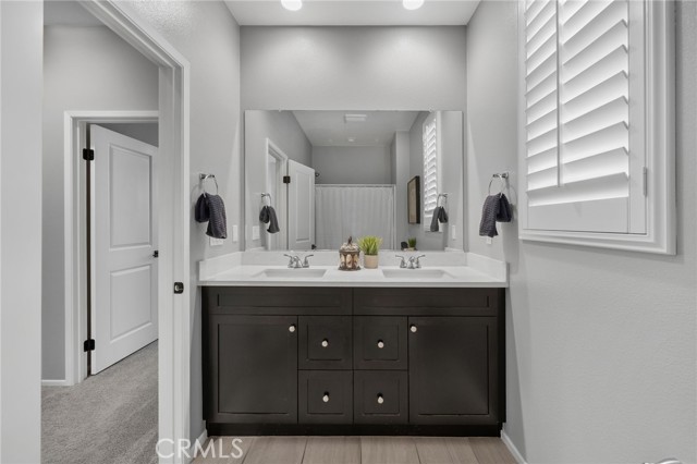 16076 Pesaro Lane, Fontana CA: https://media.crmls.org/medias/03292988-d0f6-407a-a411-54ba6e8d08b9.jpg