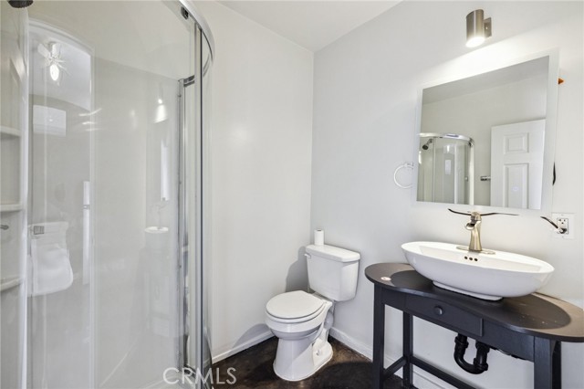 4562 W 17th Street, Los Angeles CA: https://media.crmls.org/medias/0329668e-37c7-45d3-b6ce-843c3c8bbc24.jpg