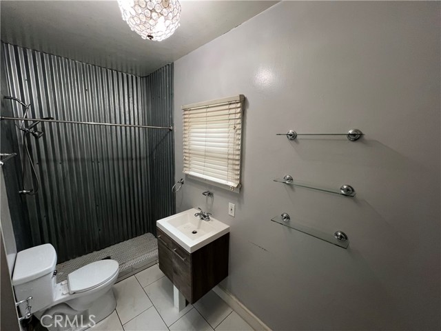 Detail Gallery Image 6 of 14 For 4073 Cedar St, Riverside,  CA 92501 - 4 Beds | 2/1 Baths