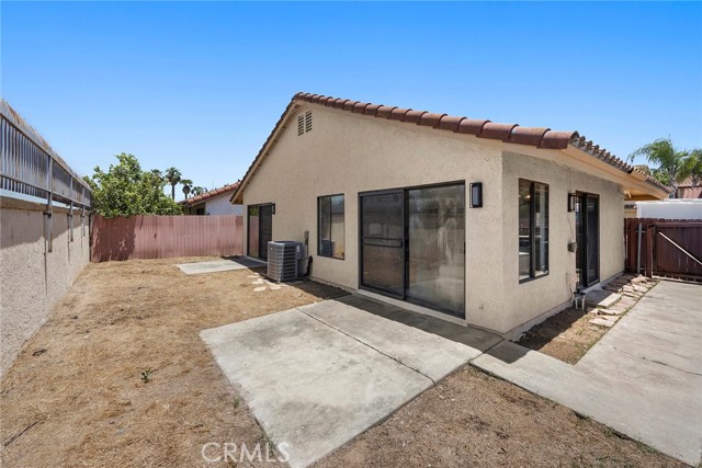 2373 Weatherwood Rd., Corona CA: https://media.crmls.org/medias/0329a17a-7a86-4630-bf54-e38fccffdab0.jpg