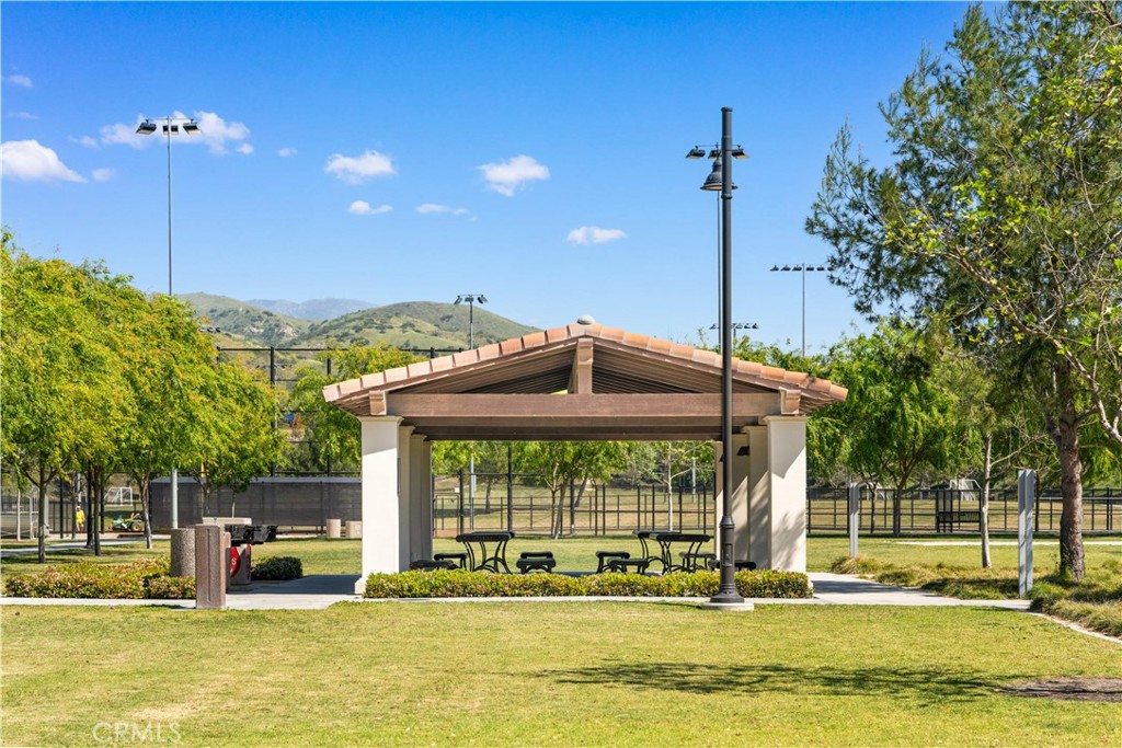 https://media.crmls.org/medias/0329b478-dbcd-4d90-93be-564852b525cf.jpg?preset=X-Large