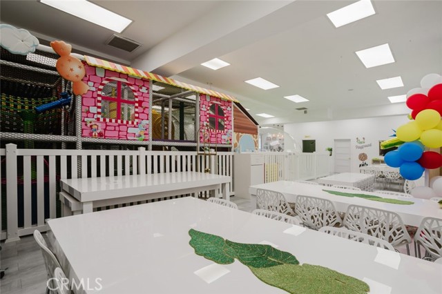  Commercial for Sale in Van Nuys, California