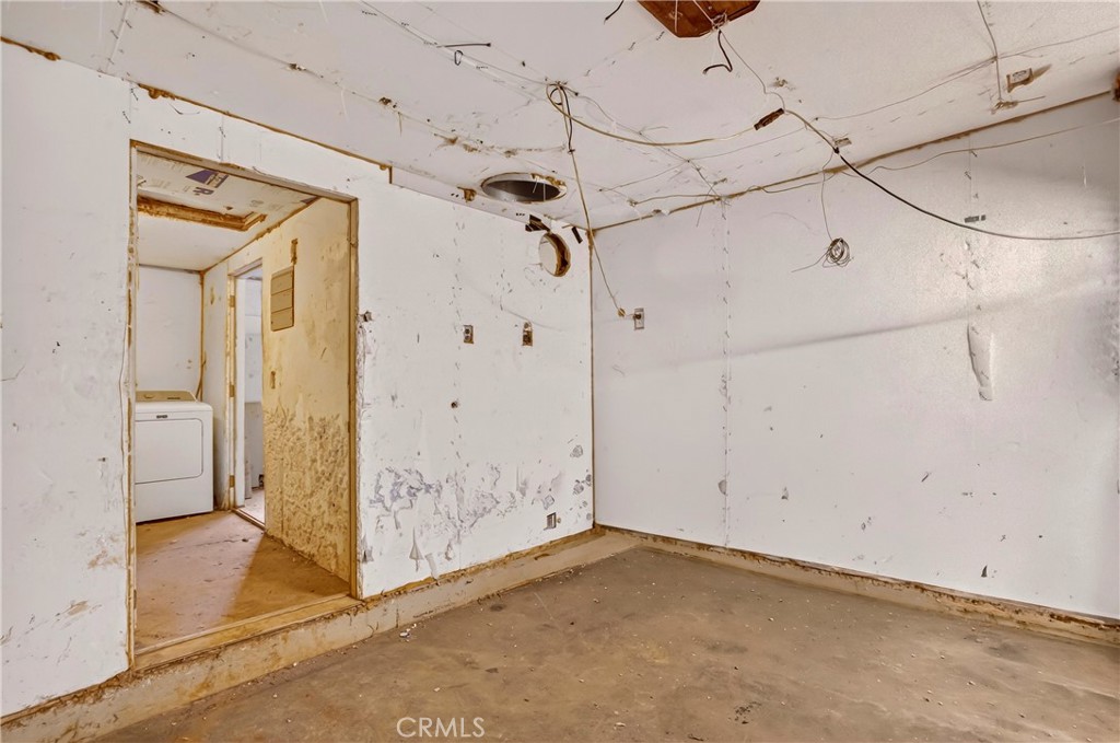 https://media.crmls.org/medias/032addfa-00c4-42b8-9167-c641cf066ebf.jpg?preset=X-Large