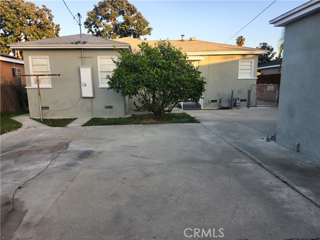 10307 Alexander, South Gate CA: https://media.crmls.org/medias/032b57d5-f5c7-4cc8-820f-88d3bc7a4c4c.jpg