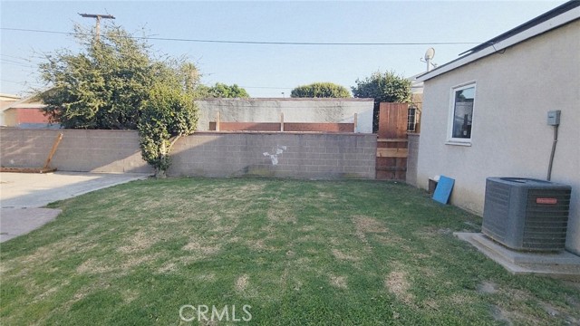 814 S Poinsettia Avenue, Compton CA: https://media.crmls.org/medias/032b59cf-dcee-4caa-8202-983118b35c9f.jpg