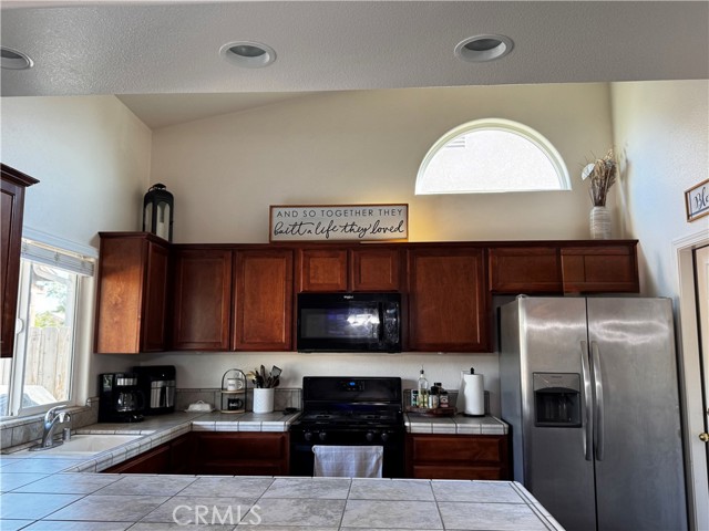 Detail Gallery Image 18 of 63 For 30912 Tadpole St, Visalia,  CA 93291 - 3 Beds | 2 Baths