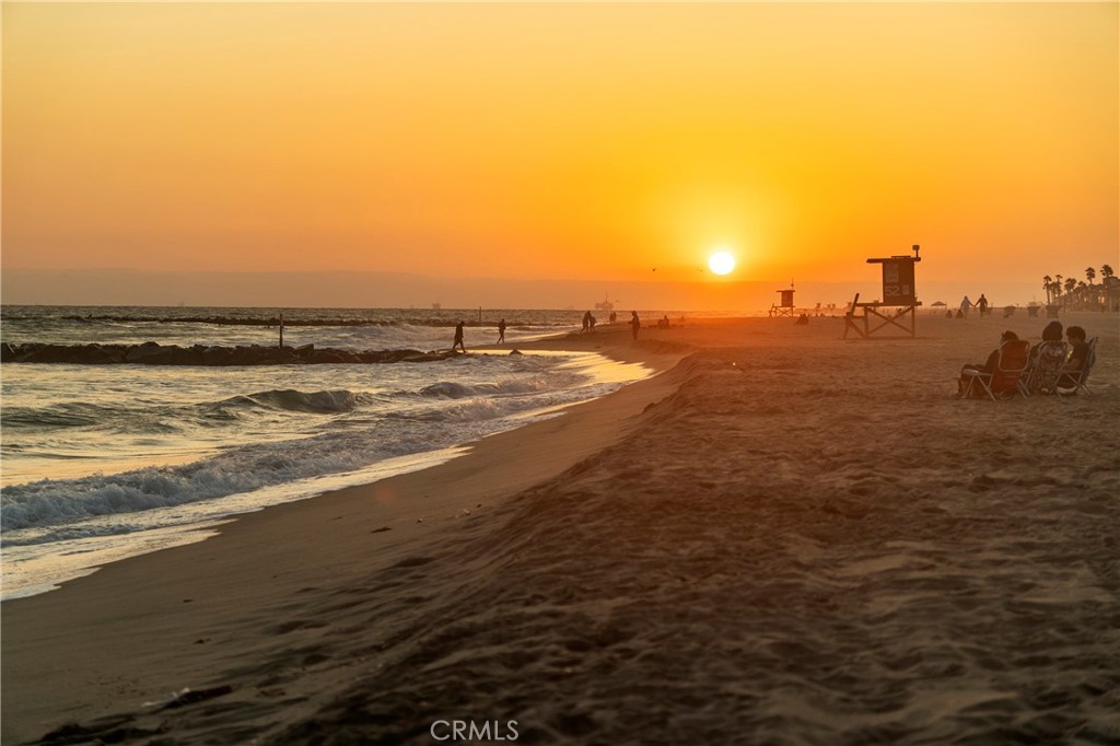 https://media.crmls.org/medias/032c4b64-d108-431b-b1f2-068258c144b5.jpg?preset=X-Large